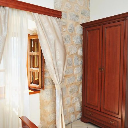 Lady Of The Rocks Apartments Perast Ngoại thất bức ảnh