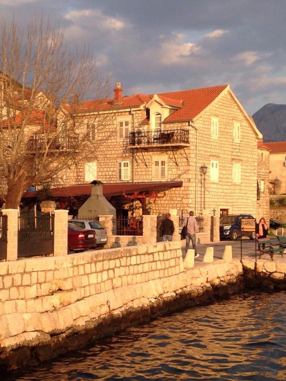 Lady Of The Rocks Apartments Perast Ngoại thất bức ảnh