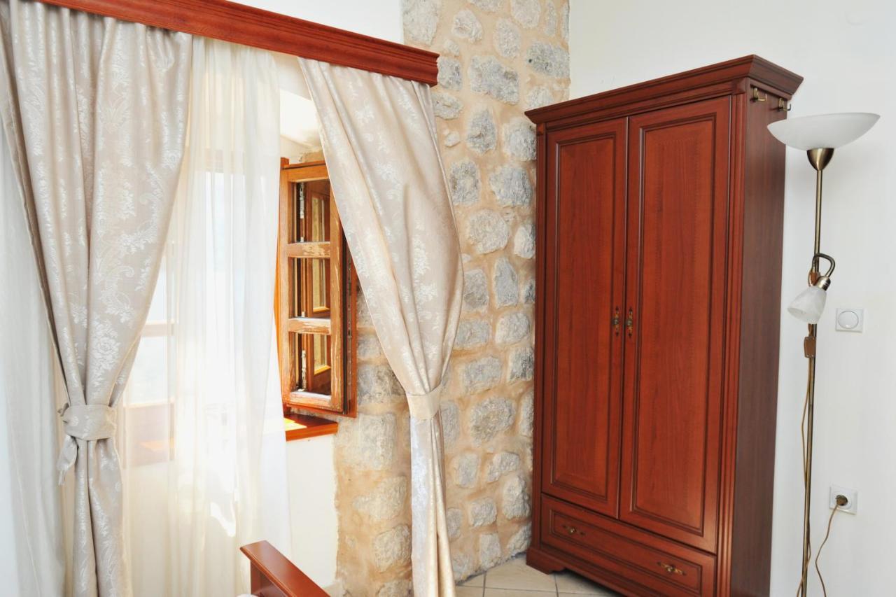 Lady Of The Rocks Apartments Perast Ngoại thất bức ảnh