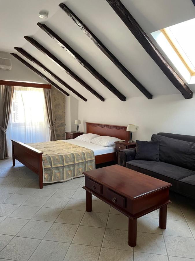 Lady Of The Rocks Apartments Perast Ngoại thất bức ảnh